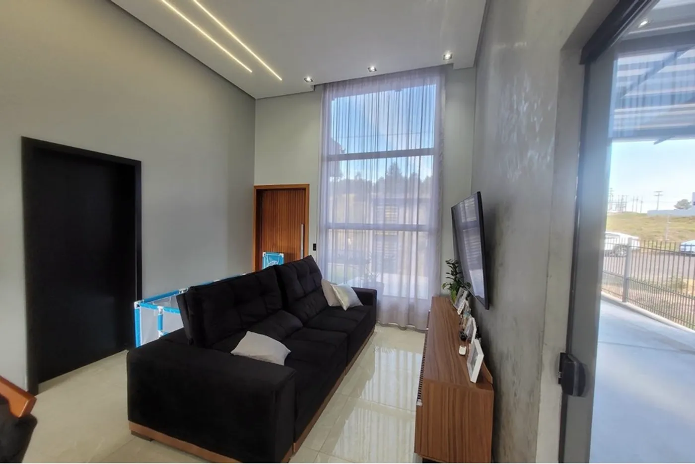 CLJ 300 612511062-17 - REMAX Moderna Exclusividades