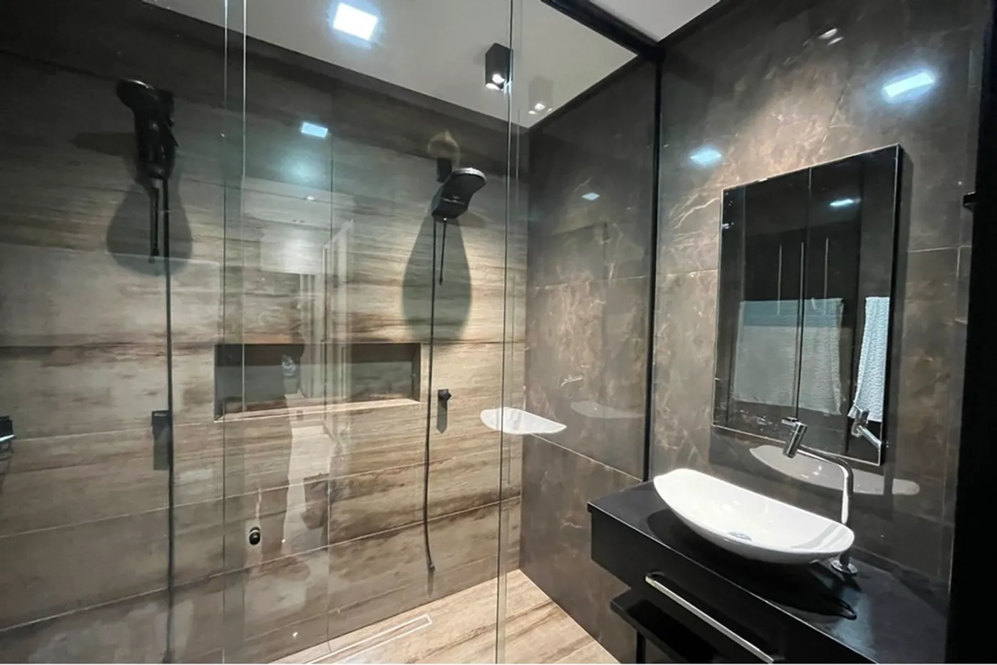 CLJ 300 612511062-17 - REMAX Moderna Exclusividades