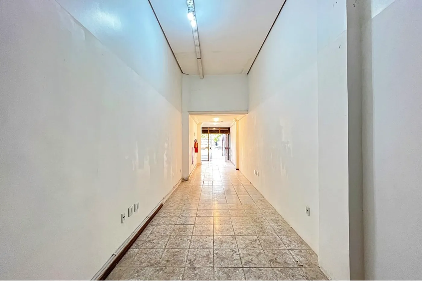 CBVA 210 Loja 610101007-36 - REMAX Tri Exclusividades