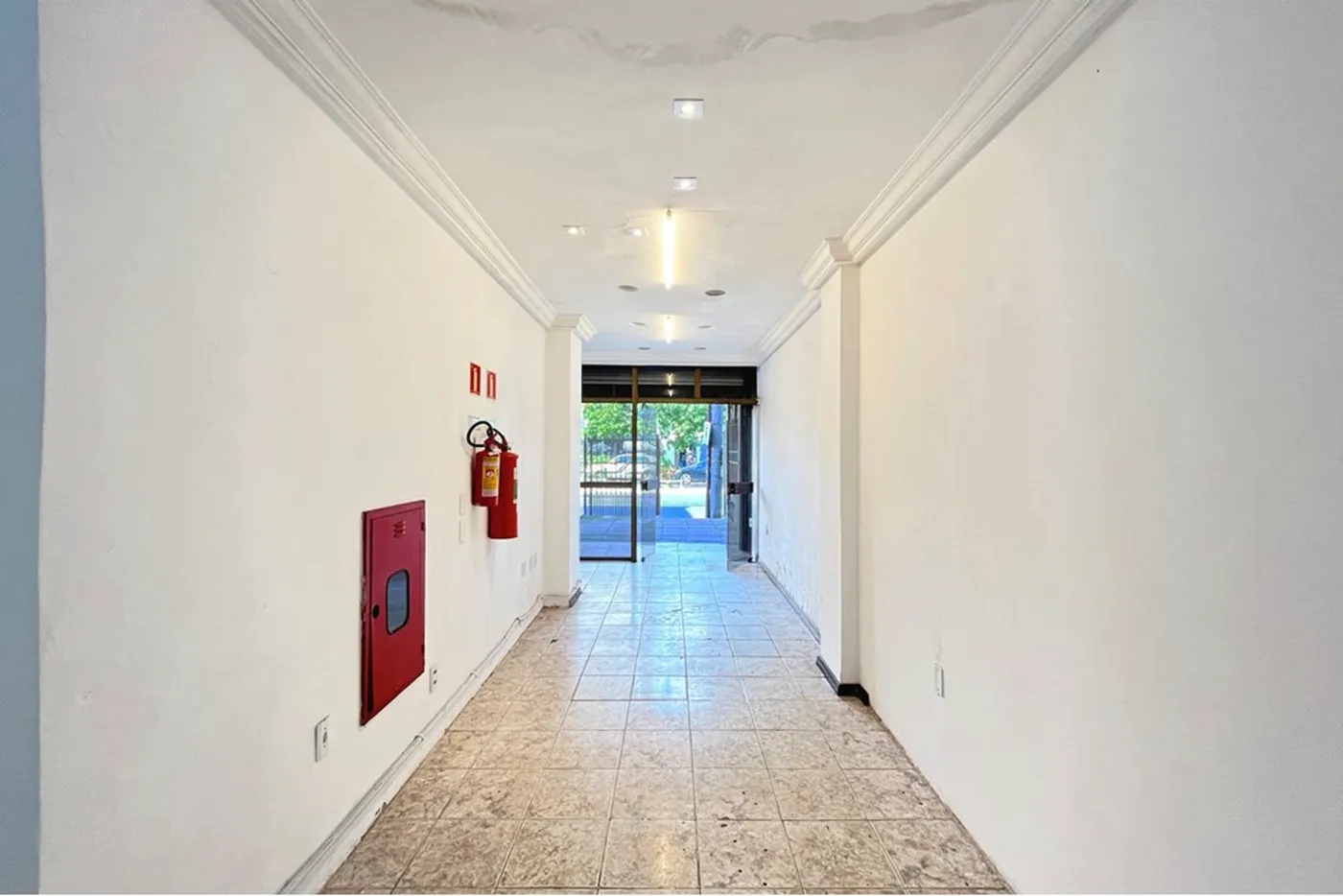 CBVA 210 Loja 610101007-36 - REMAX Tri Exclusividades