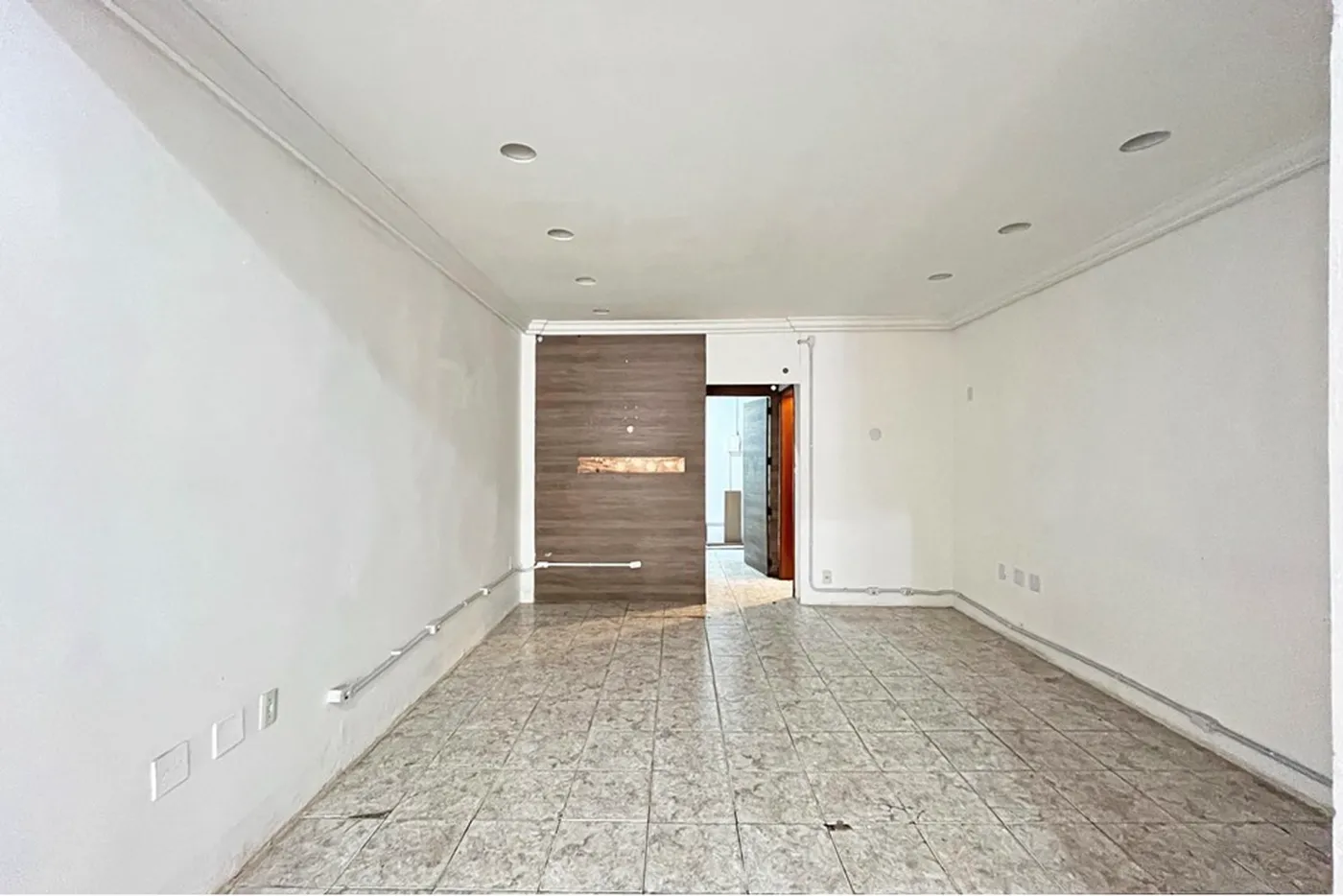 CBVA 210 Loja 610101007-36 - REMAX Tri Exclusividades