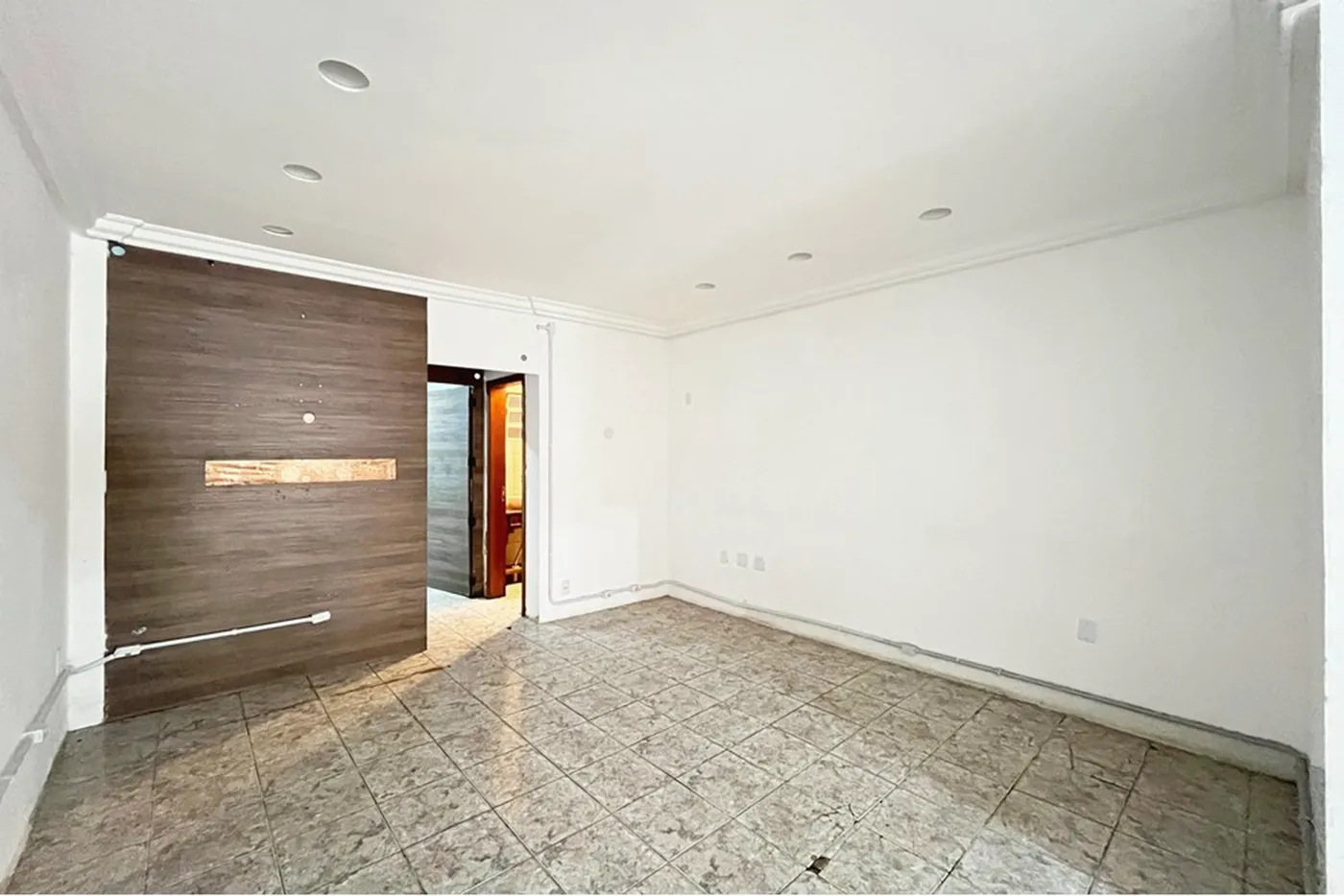 CBVA 210 Loja 610101007-36 - REMAX Tri Exclusividades