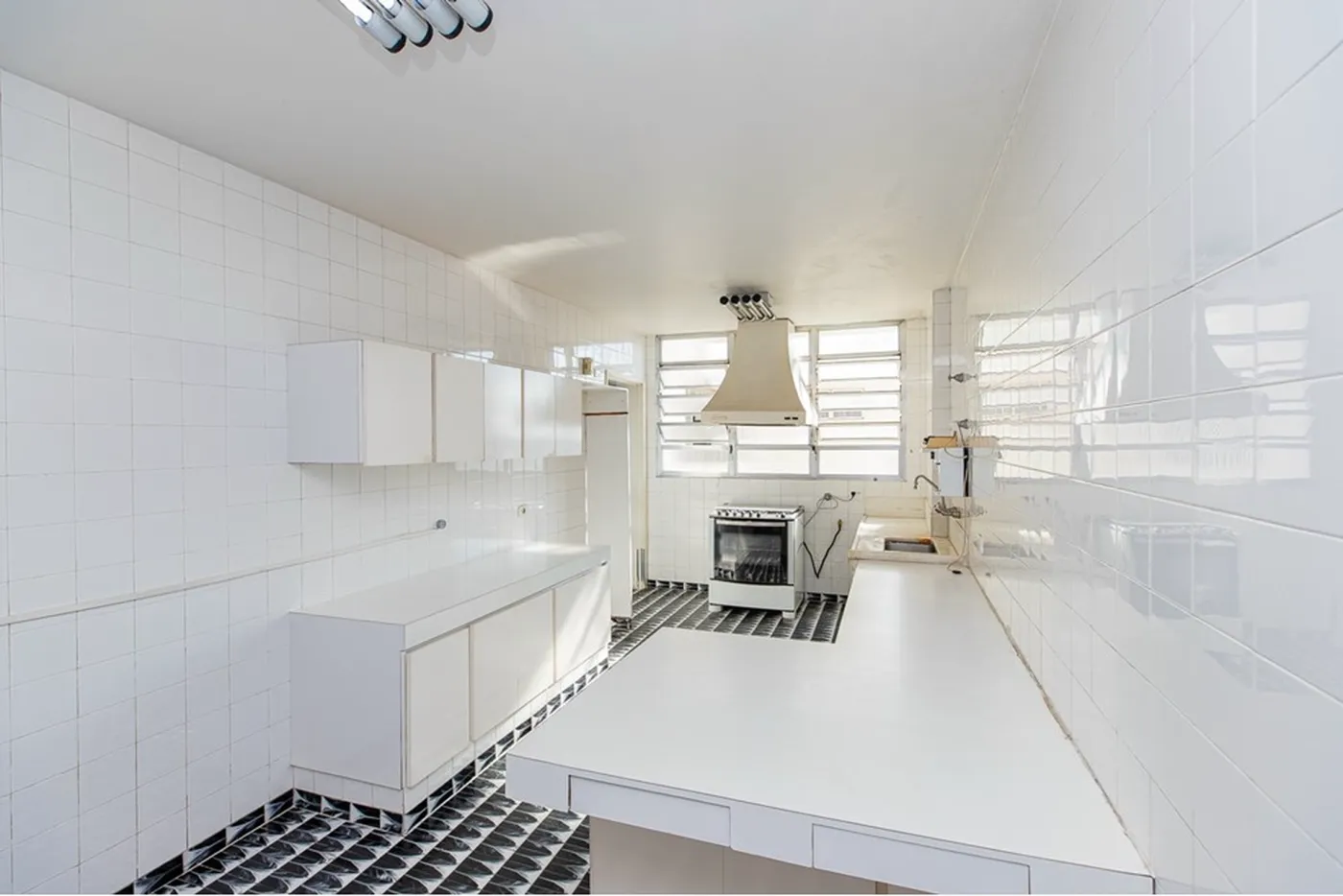 BRB 120 Apto 601241056-35 - REMAX Ville Exclusividades