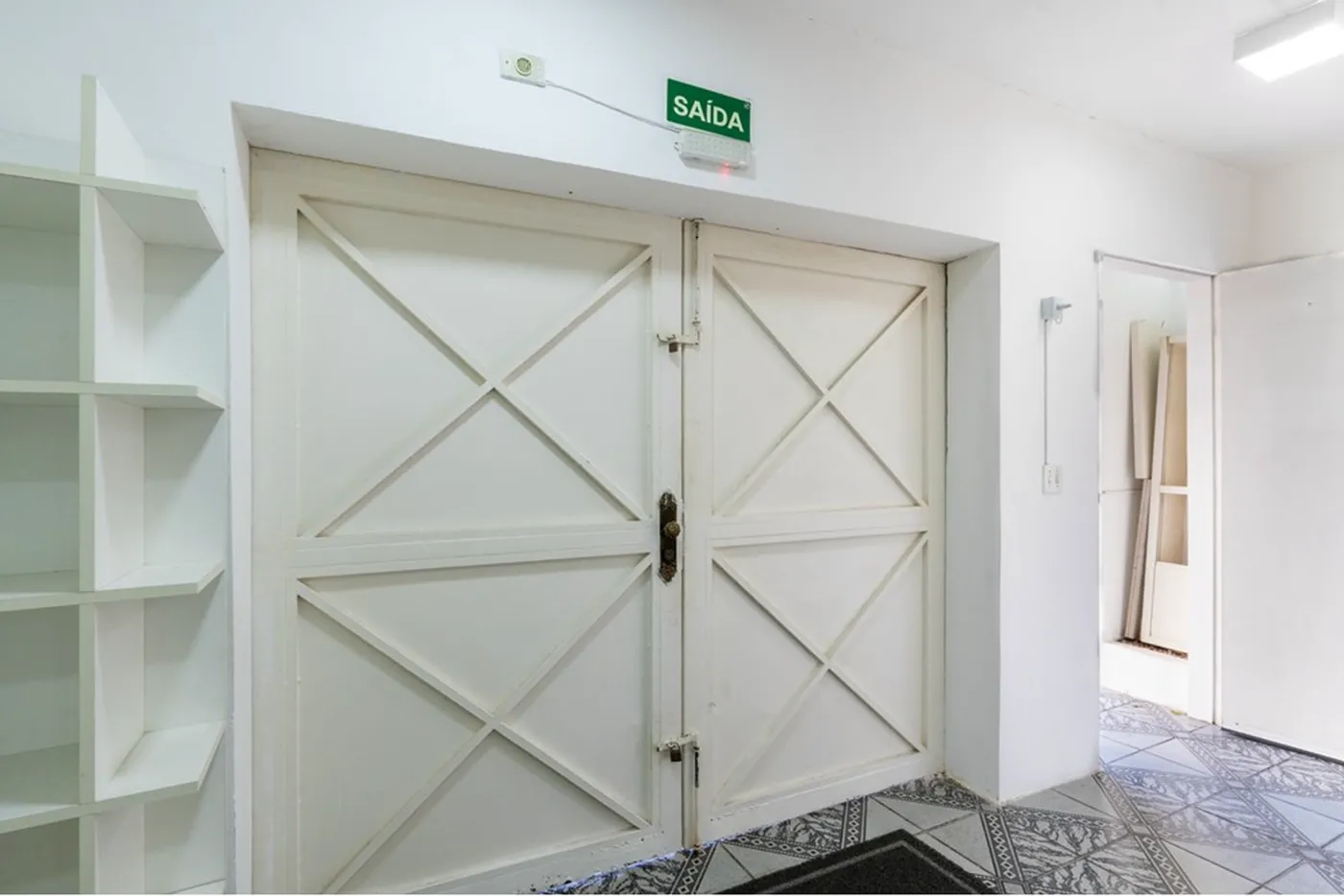 CBSP 406 Prédio 601131009-81 - REMAX Ares Exclusividades