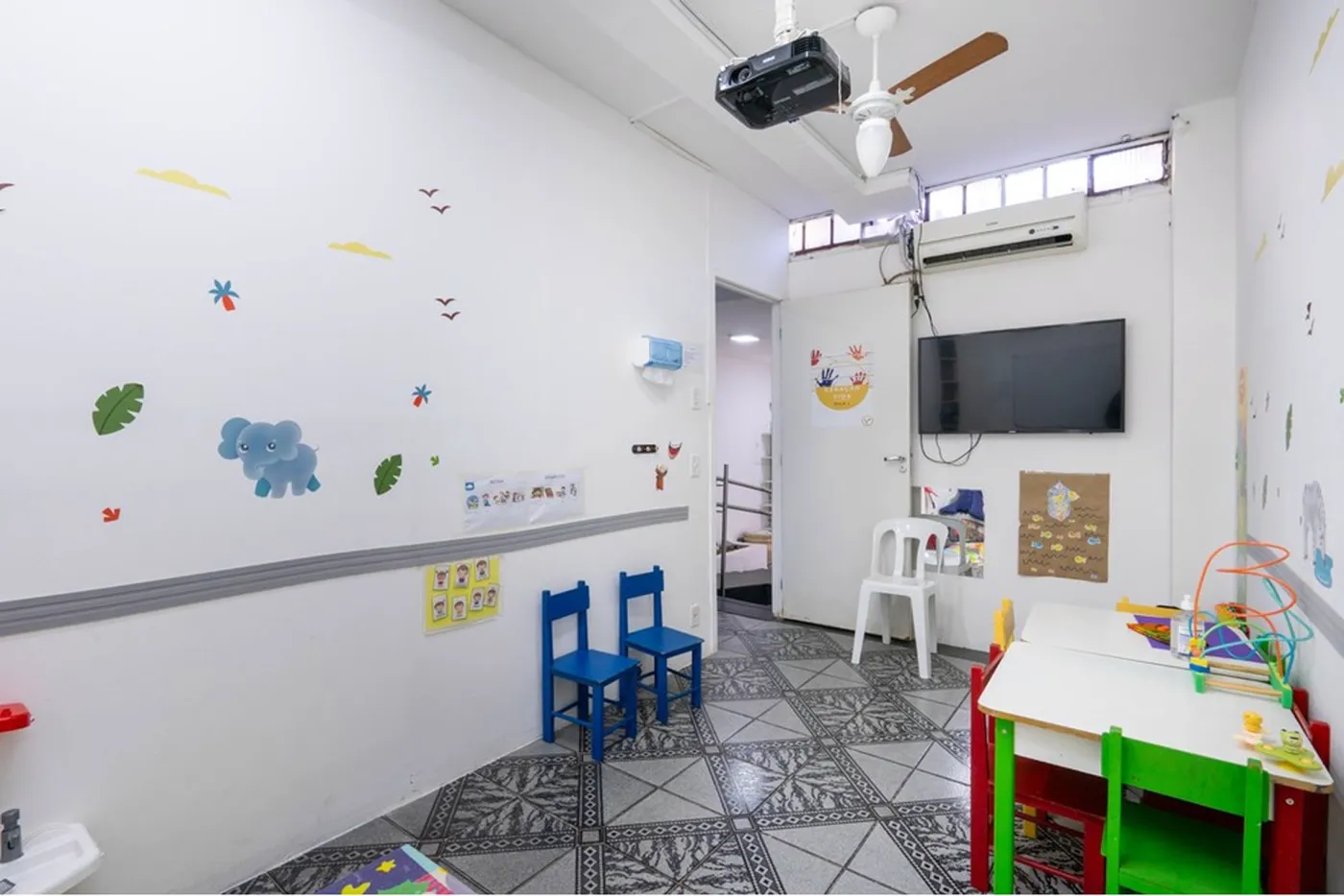 CBSP 406 Prédio 601131009-81 - REMAX Ares Exclusividades