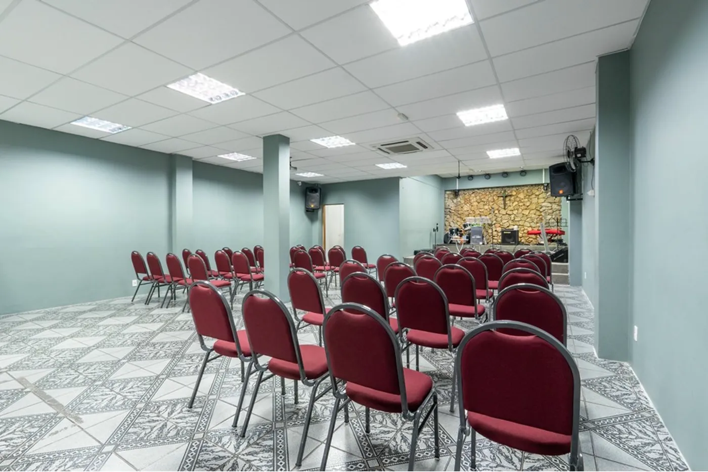 CBSP 406 Prédio 601131009-81 - REMAX Ares Exclusividades