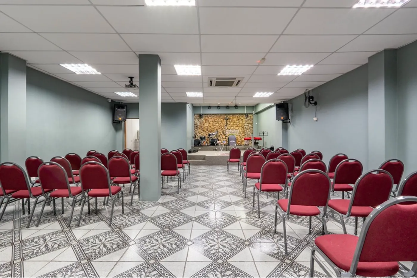 CBSP 406 Prédio 601131009-81 - REMAX Ares Exclusividades