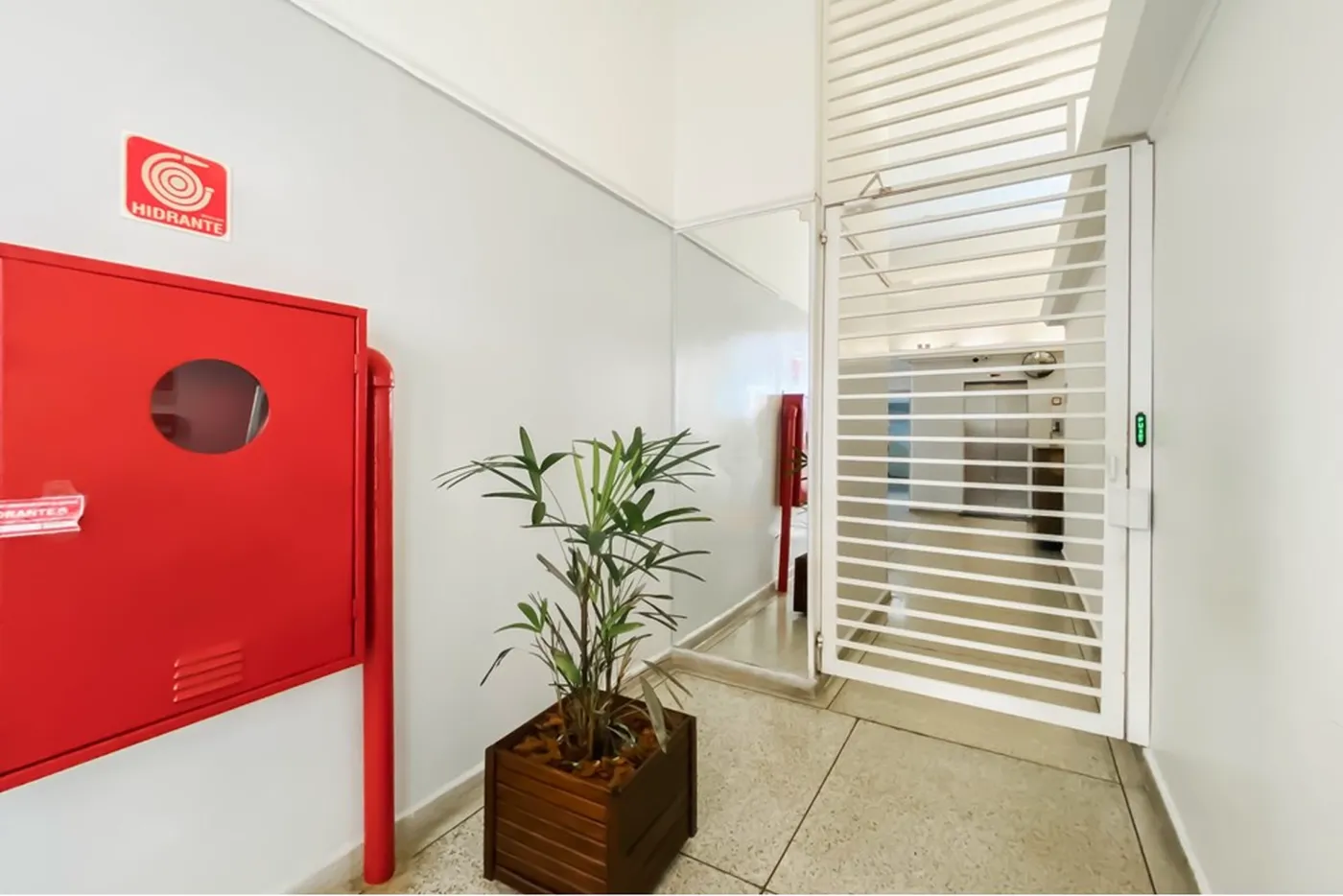JRI 345 Apto 602291040-5 - REMAX B12 Exclusividades JRI 345 Apto 602291040-5 - REMAX B12 Exclusividades