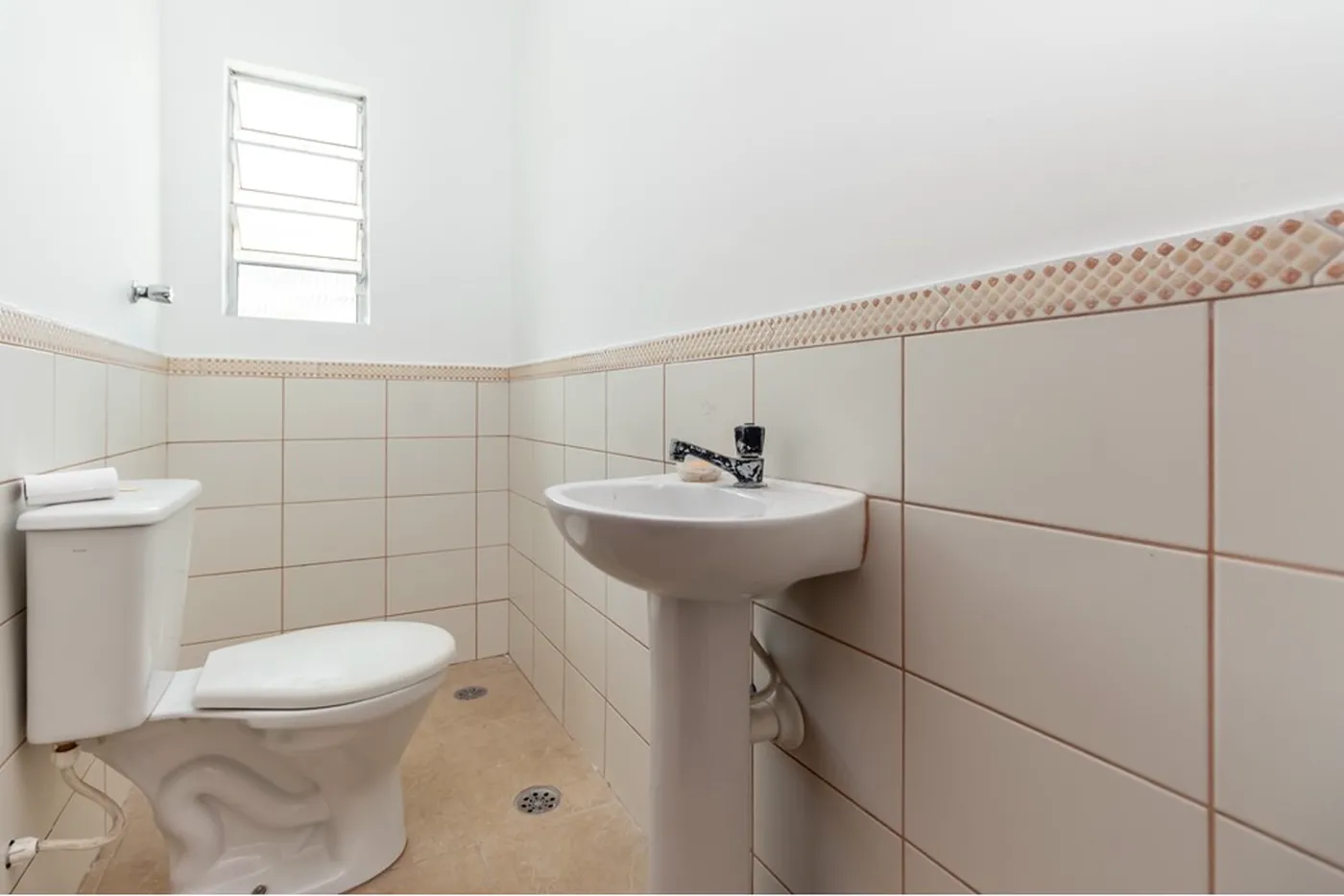 ÁFÁF 1438 Prédio 602291016-159 - REMAX B12 Exclusividades