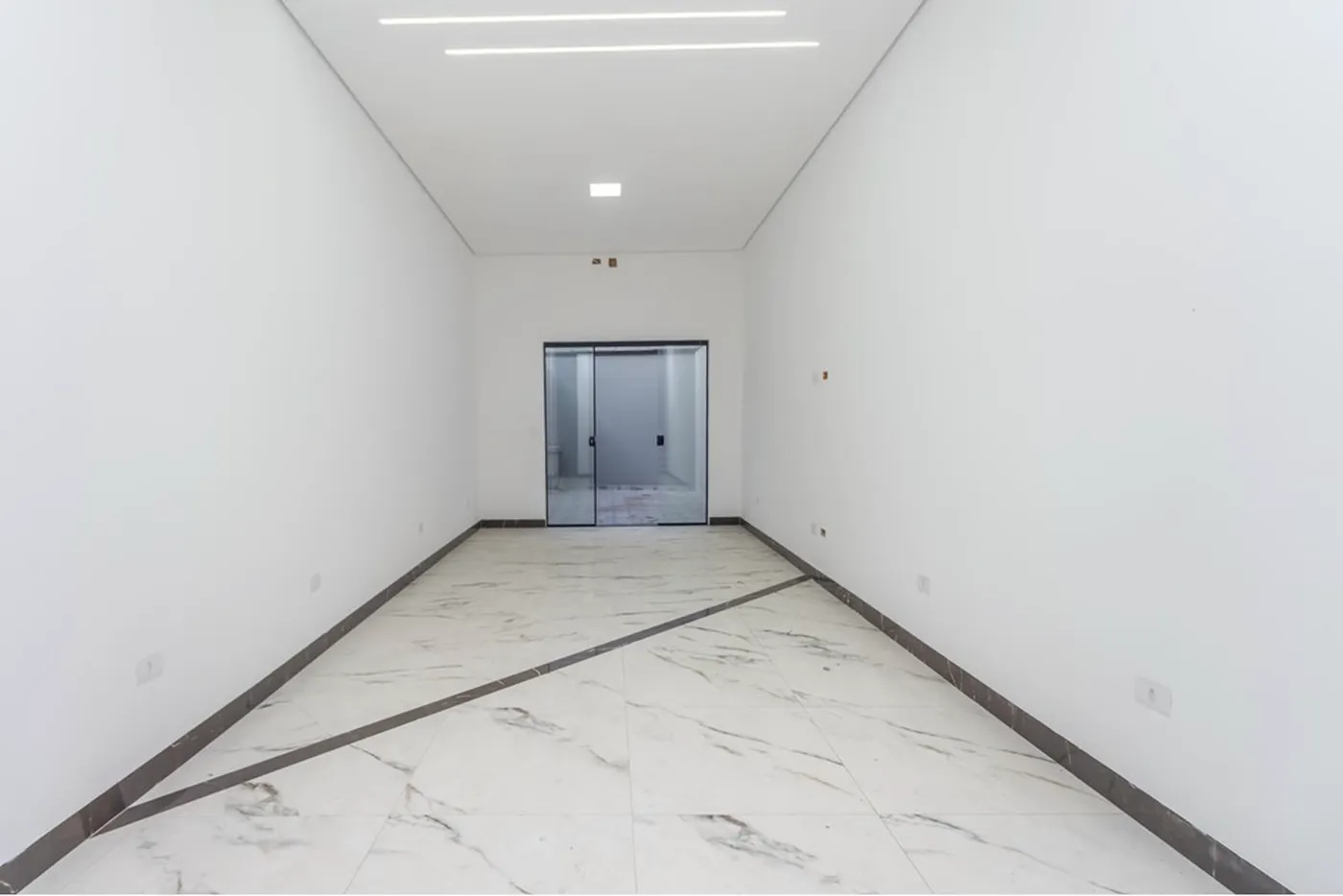 CIB 475 Casa 602031026-3 - REMAX Classique Exclusividades