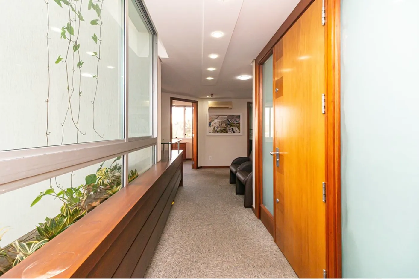 MDB 230 Sala 610221070-6 - REMAX Donno Exclusividades