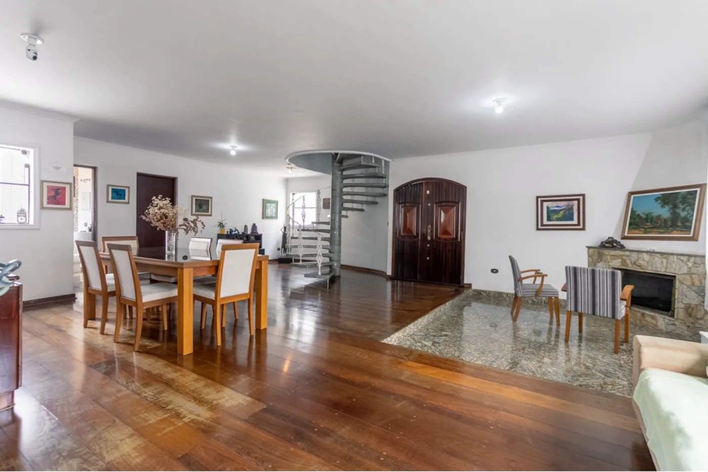 JFSDS 331 601301062-14 - Remax Studio 76 Exclusividades