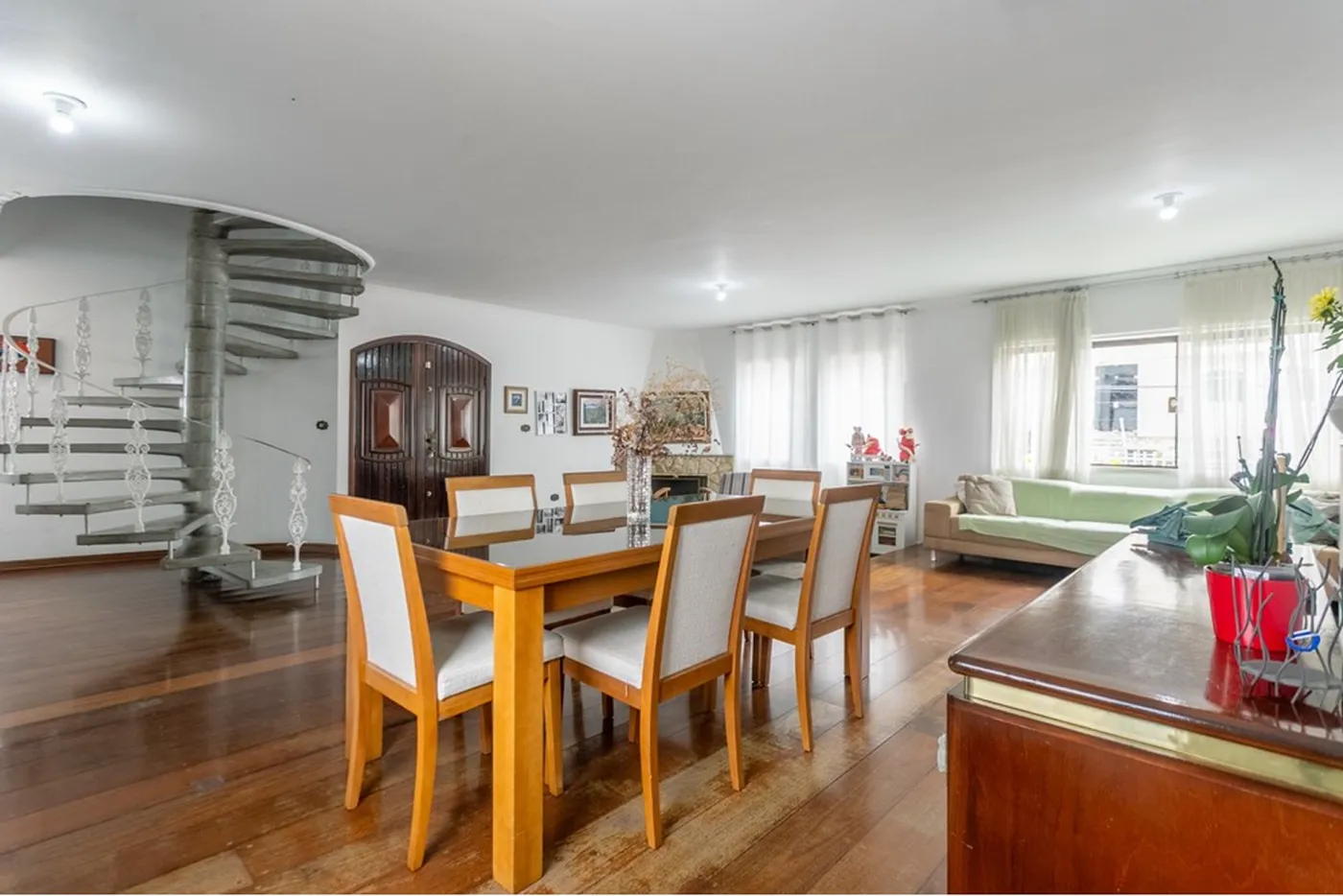 JFSDS 331 601301062-14 - Remax Studio 76 Exclusividades