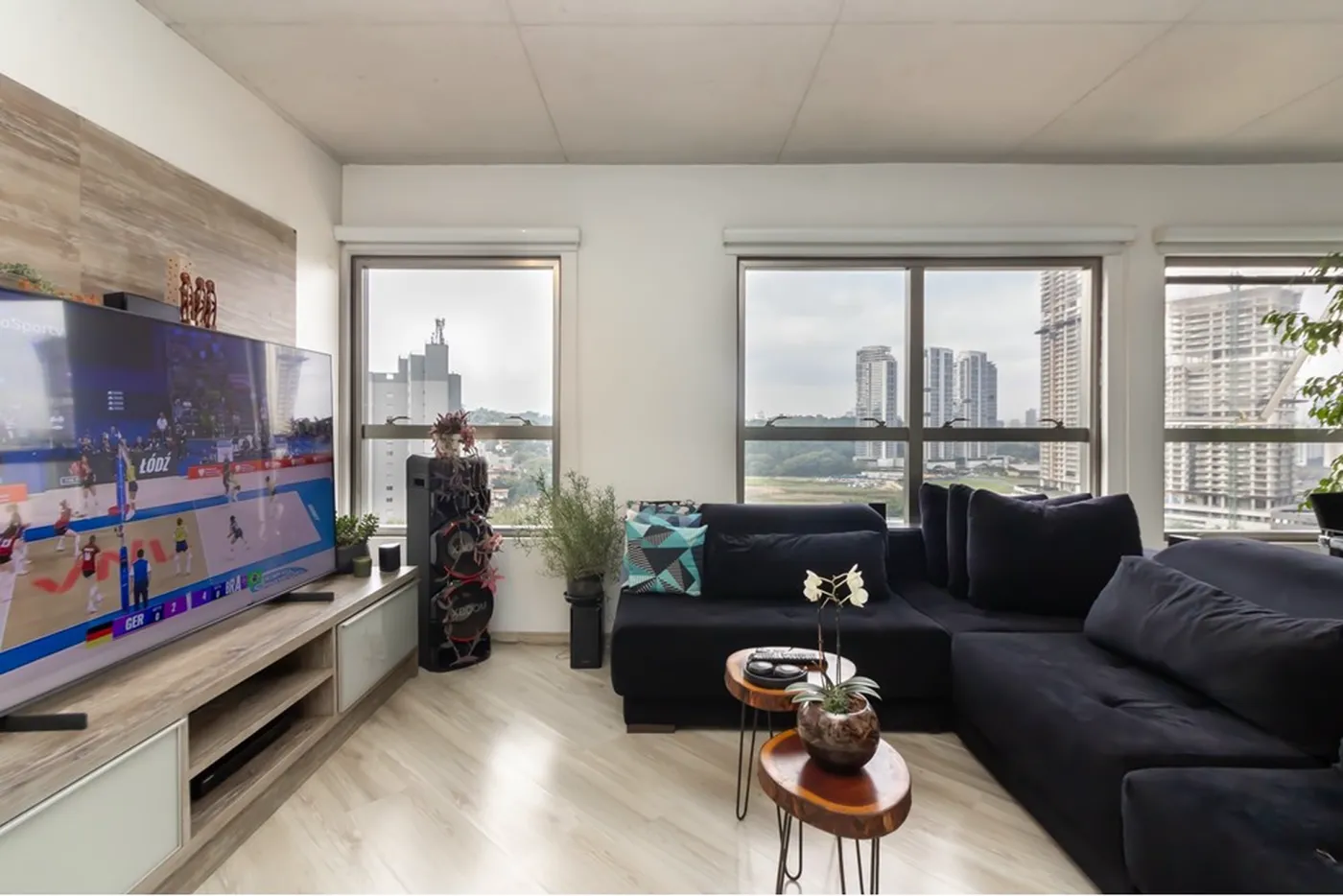 JFDMVL 50 Apto 601721028-52 - REMAX Front Exclusividades