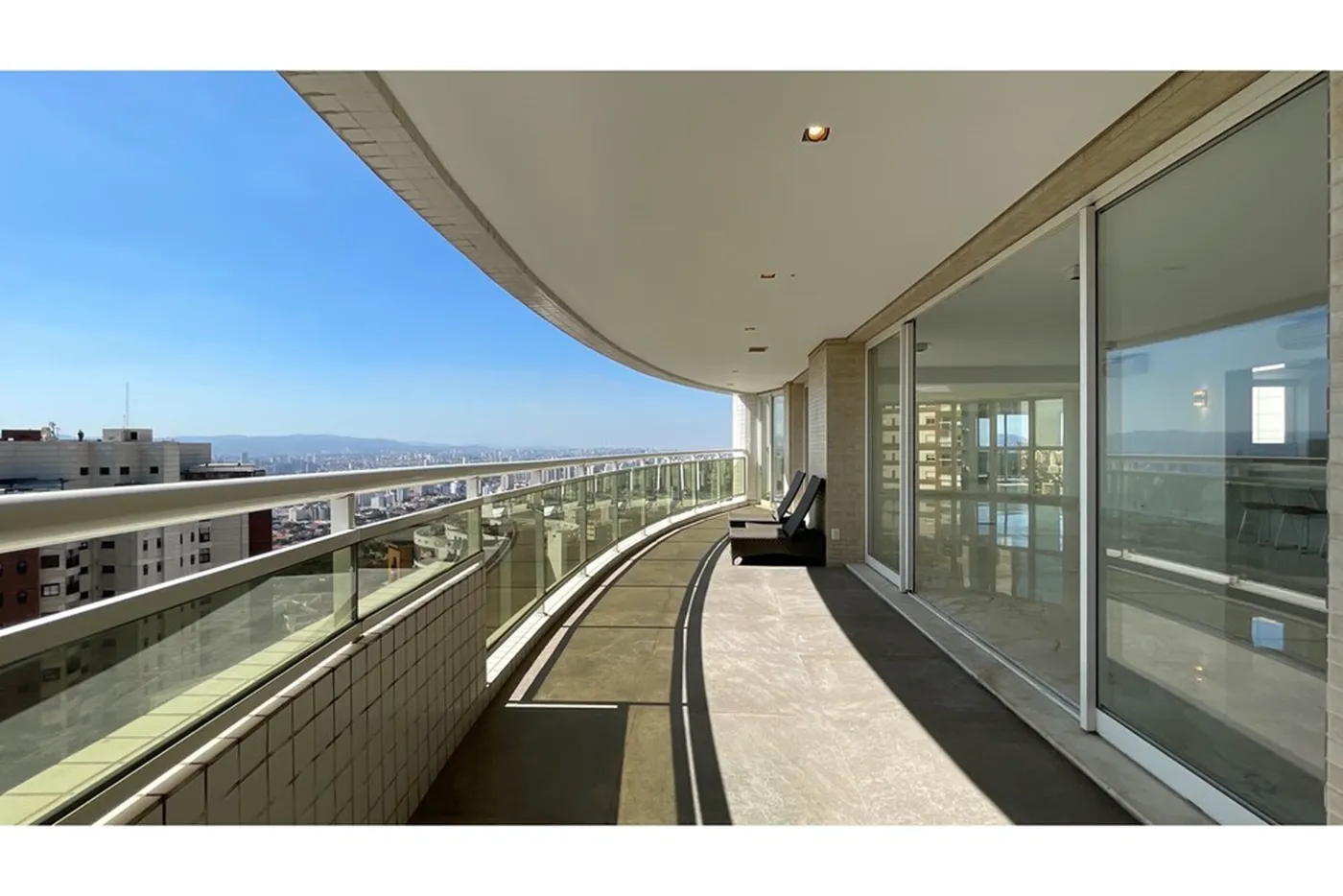 ADLJA 301 Apto 601261064-219 - REMAX Terra Exclusividades