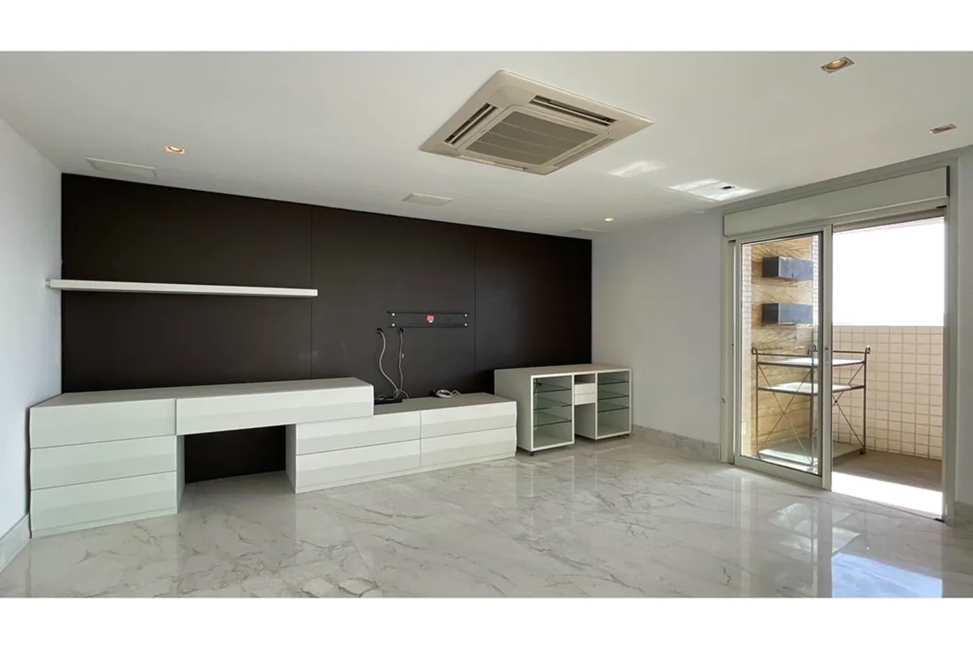 ADLJA 301 Apto 601261064-219 - REMAX Terra Exclusividades
