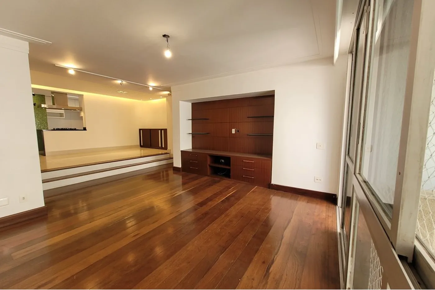 MJ 493 Apto 601971076-44 - REMAX Empire Exclusividades
