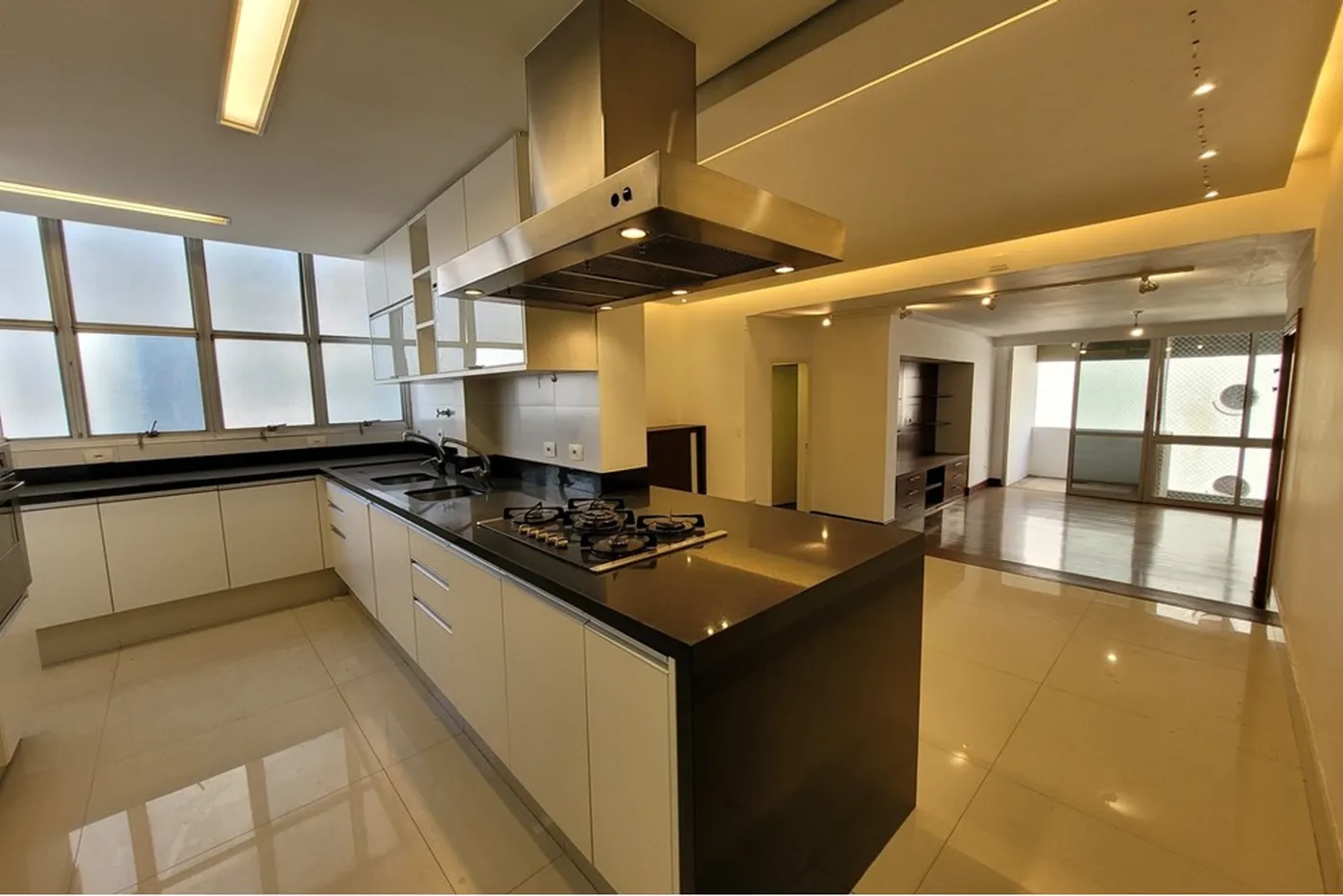 MJ 493 Apto 601971076-44 - REMAX Empire Exclusividades