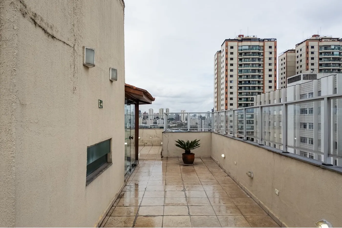IDC 133 Apto 601971051-51 - REMAX Empire Exclusividades