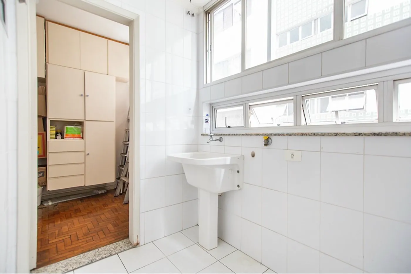 HDVF 375 Apto 601081042-65 - REMAX Lepex Exclusividades HDVF 375 Apto 601081042-65 - REMAX Lepex Exclusividades