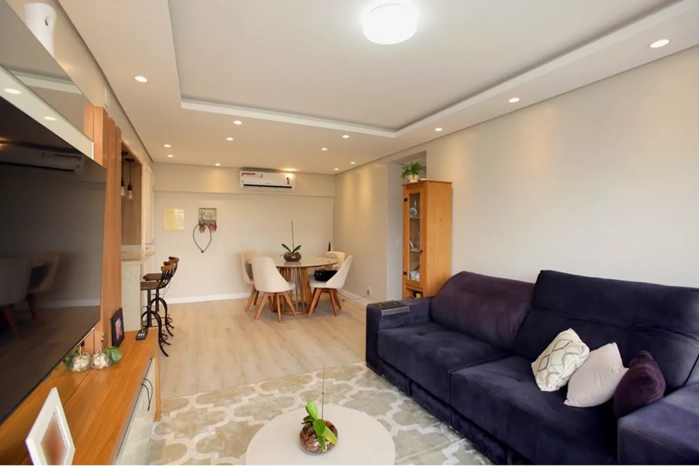 CCA 160 Apto 612481004-82 - REMAX Andar de Cima Exclusividades