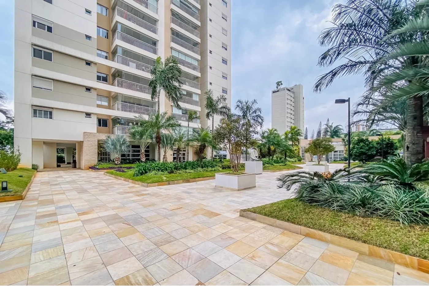 CBEB 520 Apto 601371096-4 - REMAX Boutique Exclusividades