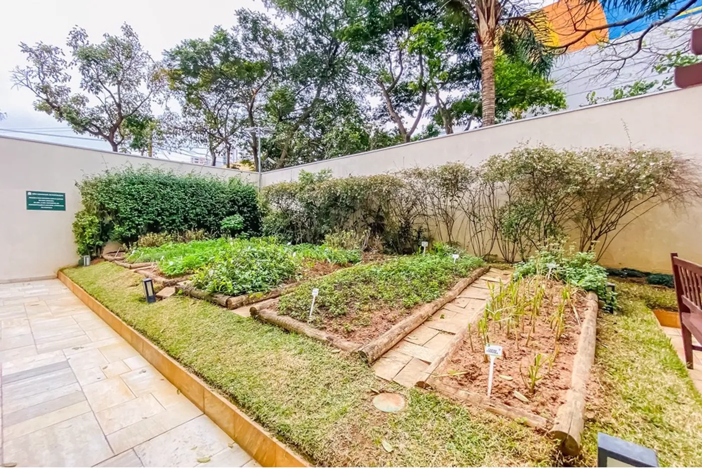 CBEB 520 Apto 601371096-4 - REMAX Boutique Exclusividades