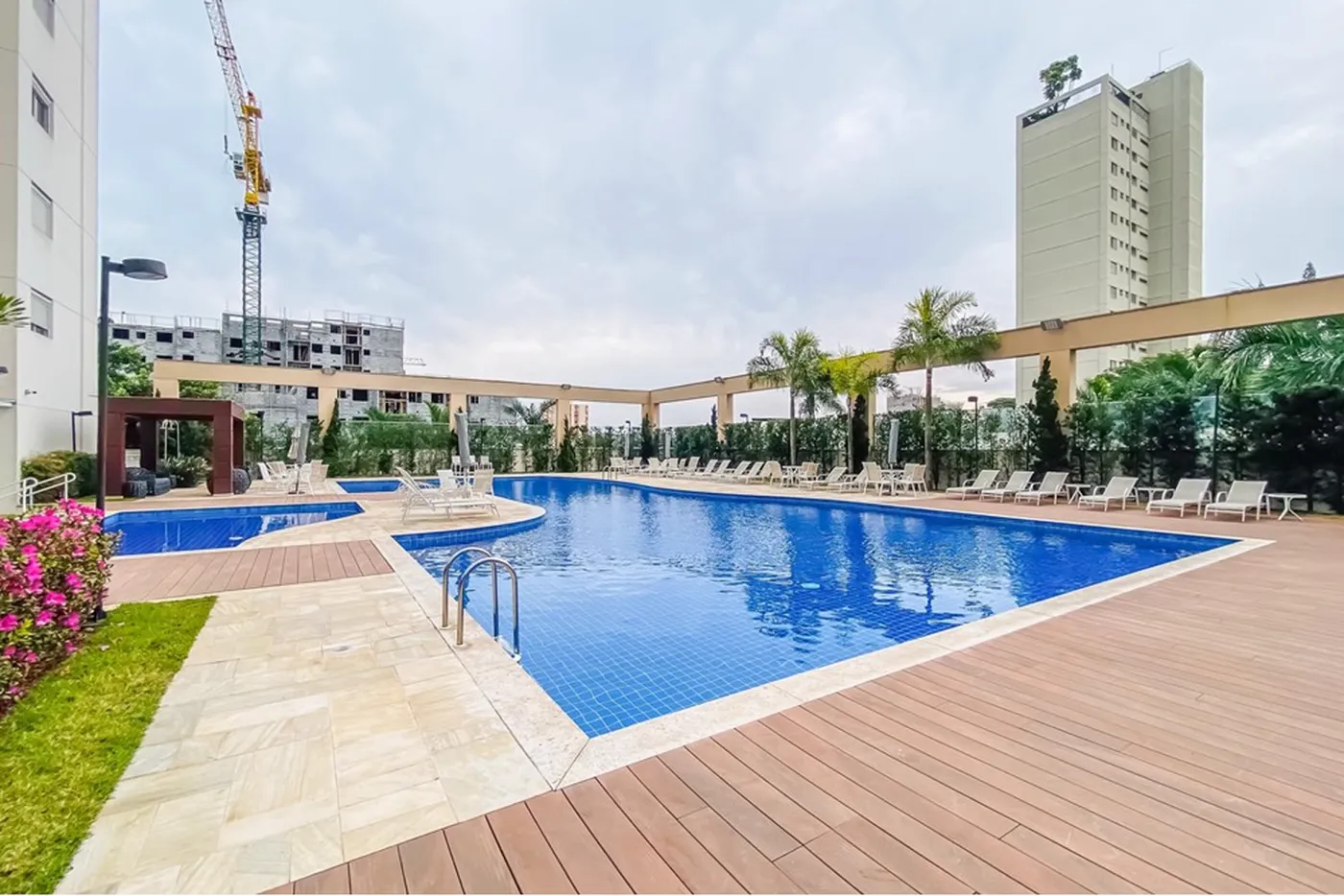 CBEB 520 Apto 601371096-4 - REMAX Boutique Exclusividades