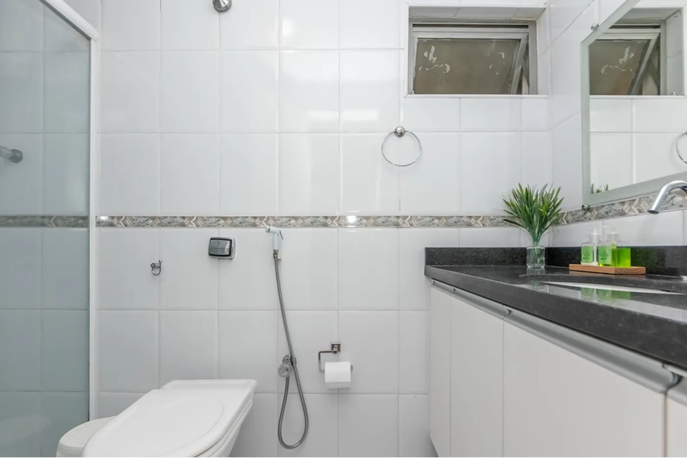 AM 495 Apto 601241033-92 - REMAX Ville Exclusividades