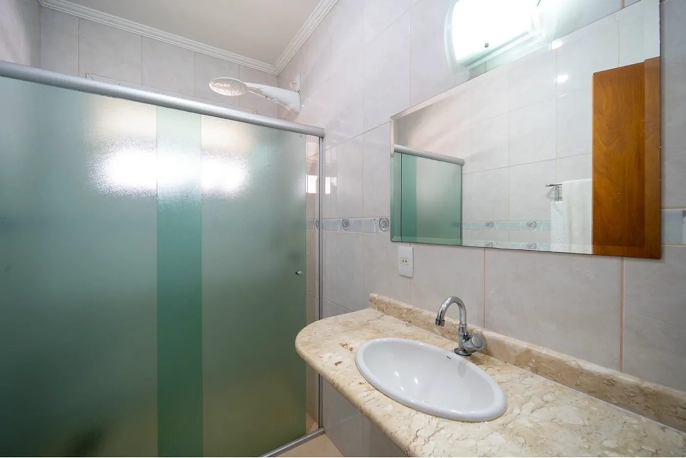 PDFDC 563 Casa 690591004-66 - REMAX Máxima Exclusividades