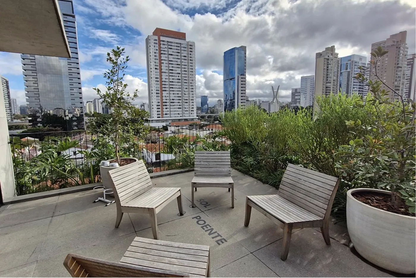 BM 50 Apto 601361053-33 - REMAX Trio Exclusividades