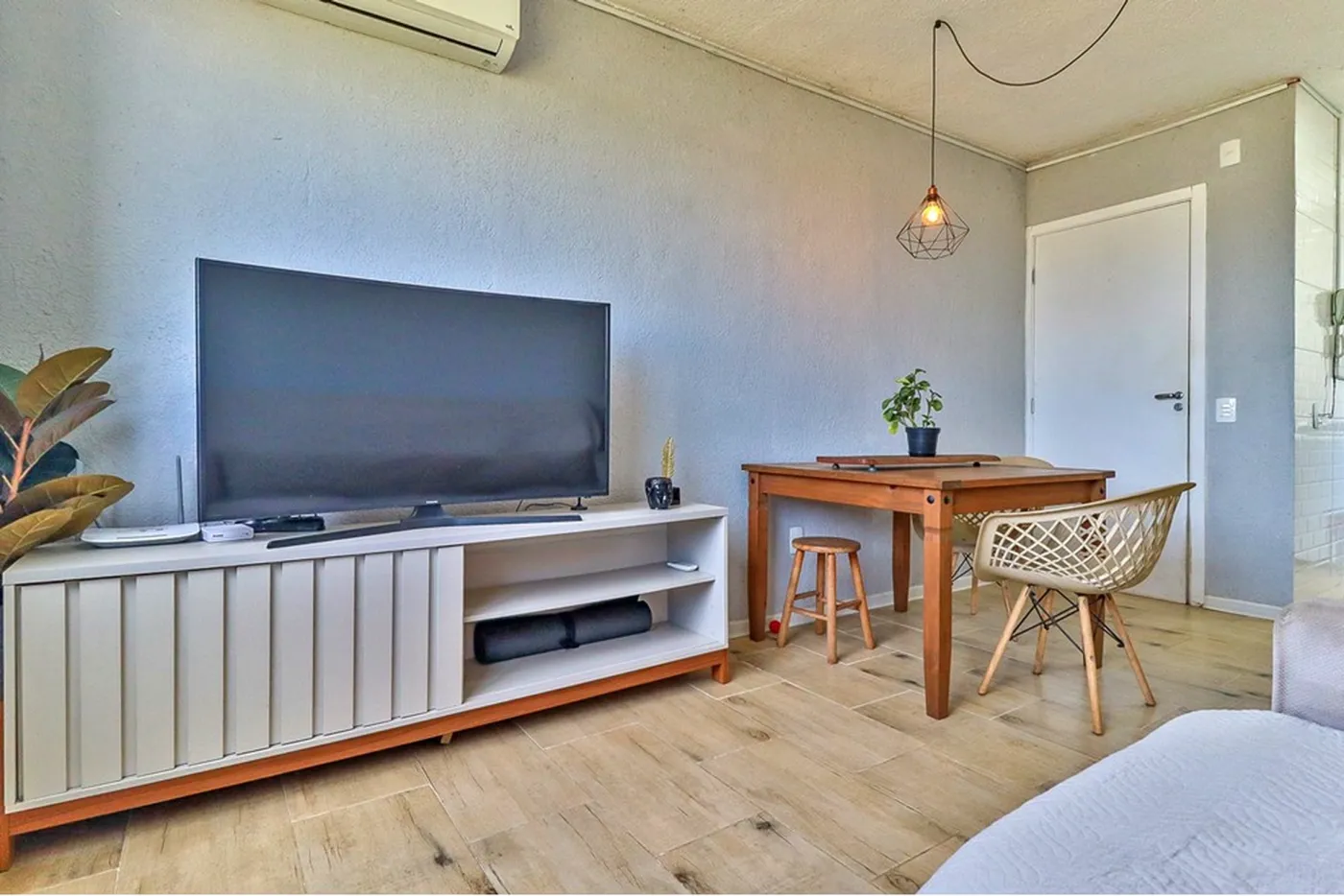 RSPN 931 Apto 610191054-8 - REMAX Casa Sul Exclusividades