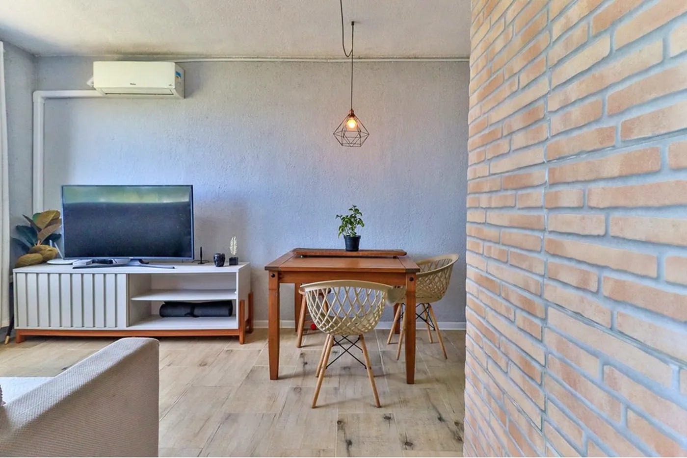 RSPN 931 Apto 610191054-8 - REMAX Casa Sul Exclusividades
