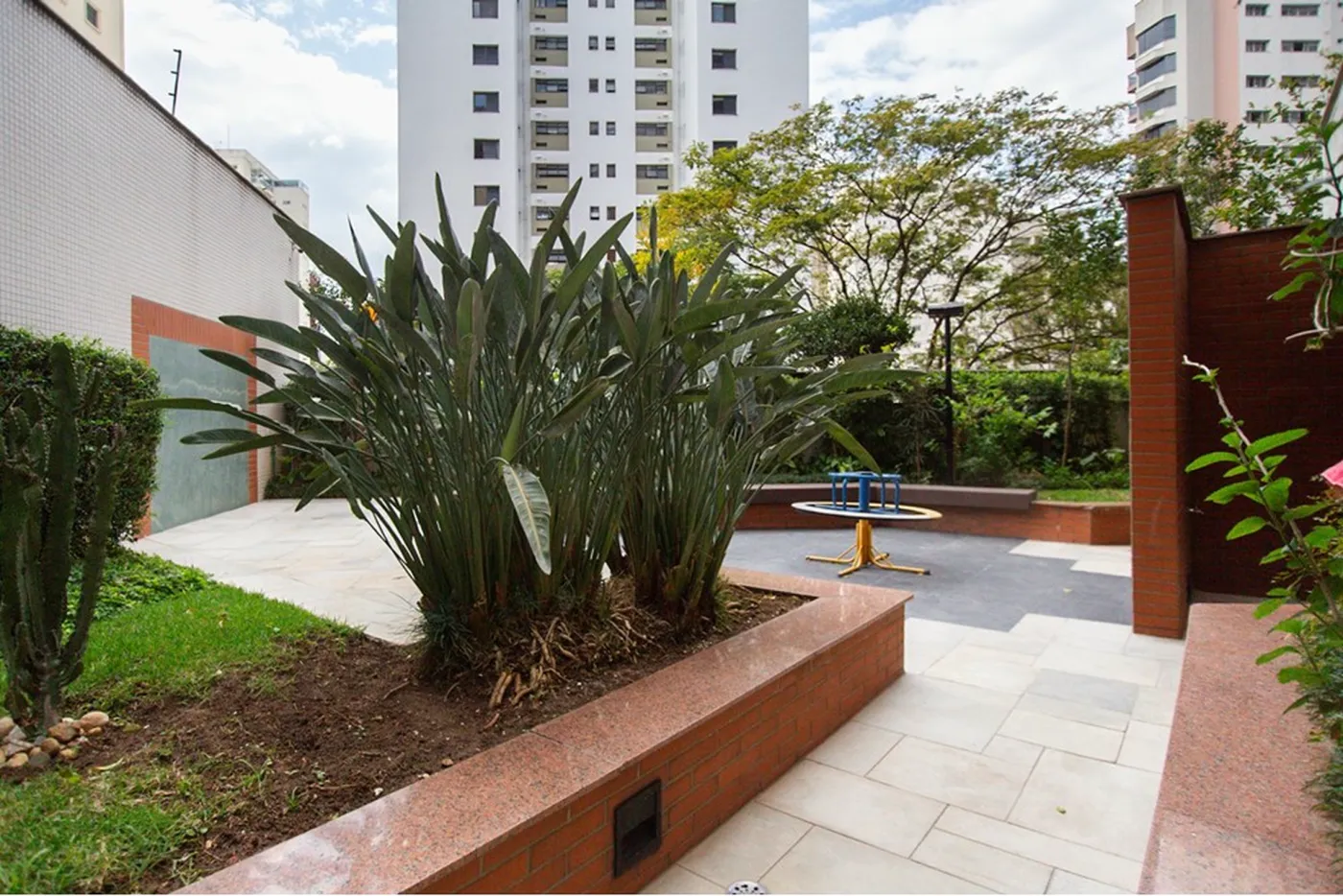 PA 688 Apto 601081090-15 - REMAX Lepex Exclusividades