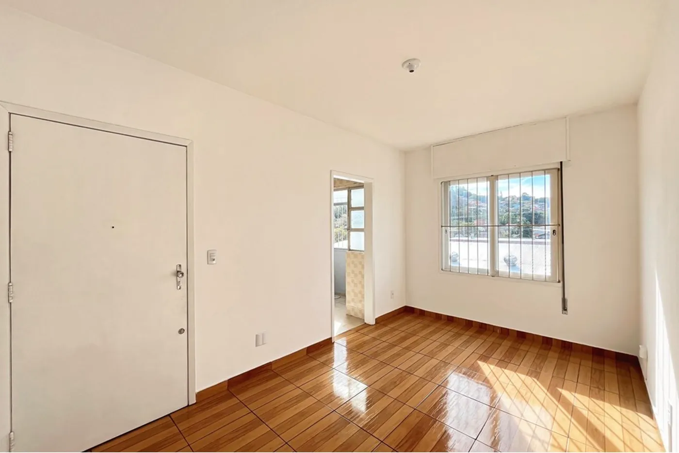TN 700 Apto 610101004-56 - REMAX Tri Exclusividades