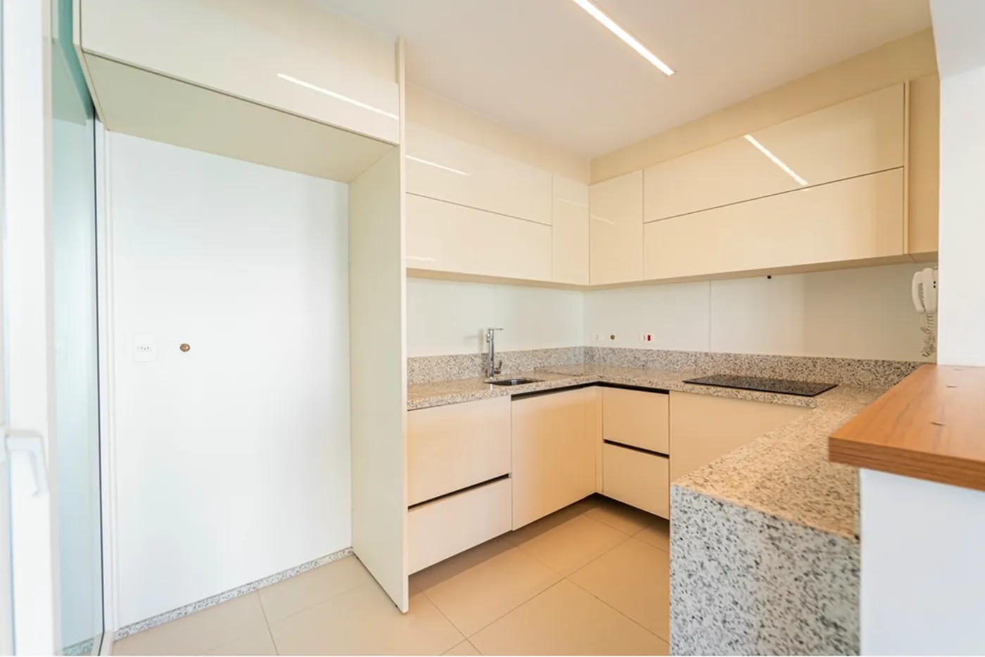 VONC 147 Apto 601301082-12 - Remax Studio 76 Exclusividades