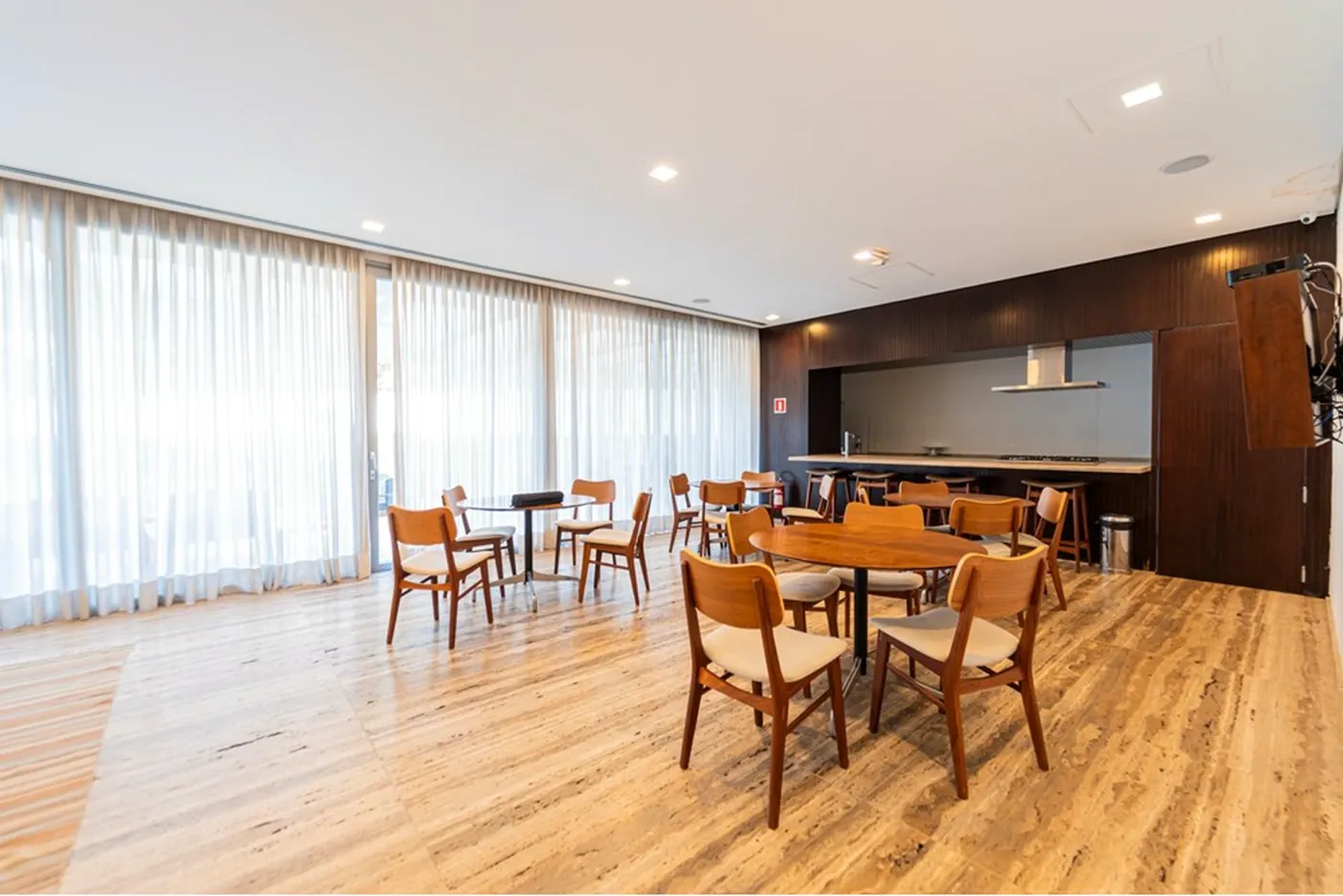 VONC 147 Apto 601301082-12 - Remax Studio 76 Exclusividades