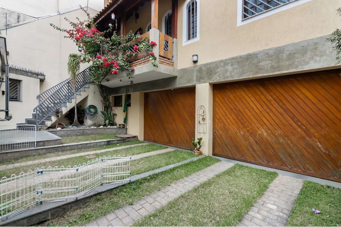 JVBCT 524 Casa 602291020-33 - REMAX B12 Exclusividades