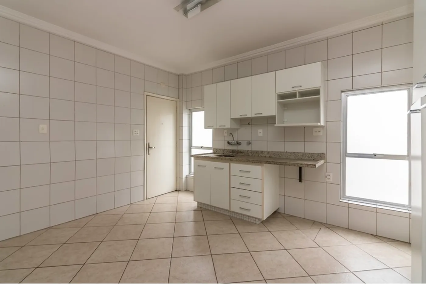 HBDI 709 Apto 601081048-33 - REMAX Lepex Exclusividades