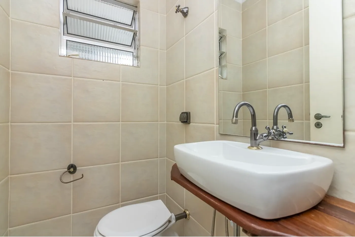 HBDI 709 Apto 601081048-33 - REMAX Lepex Exclusividades