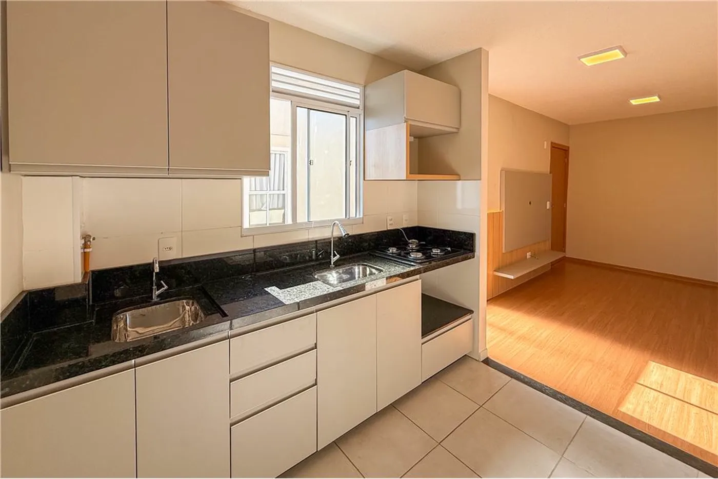 EVA 425 Apto 612651009-66 - REMAX Pillares Exclusividades