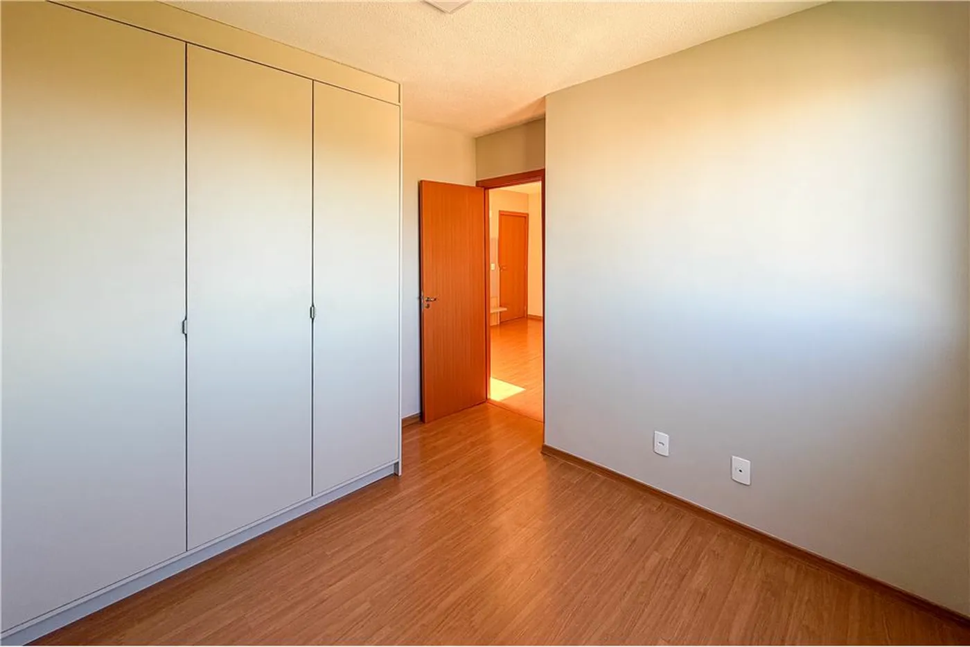 EVA 425 Apto 612651009-66 - REMAX Pillares Exclusividades