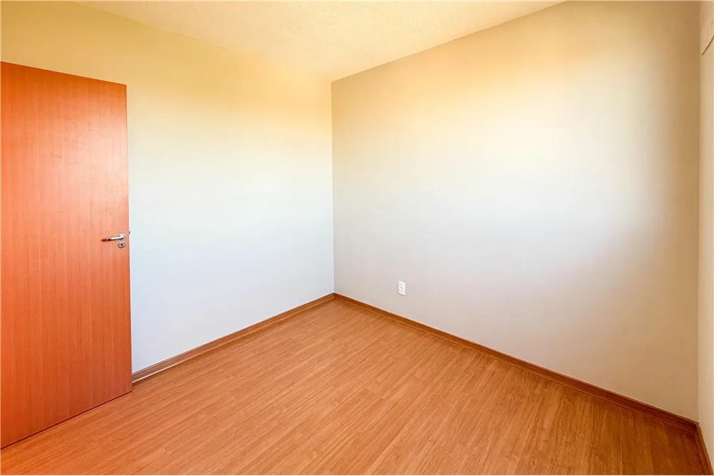 EVA 425 Apto 612651009-66 - REMAX Pillares Exclusividades