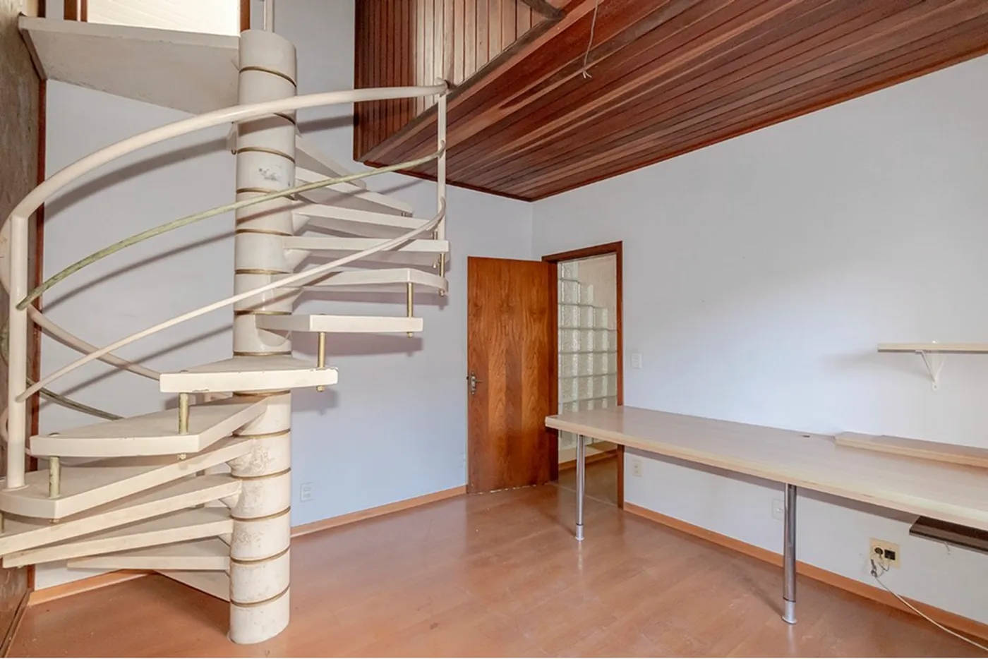 JPJH 113 610291021-176 - REMAX Capital Park Exclusividades