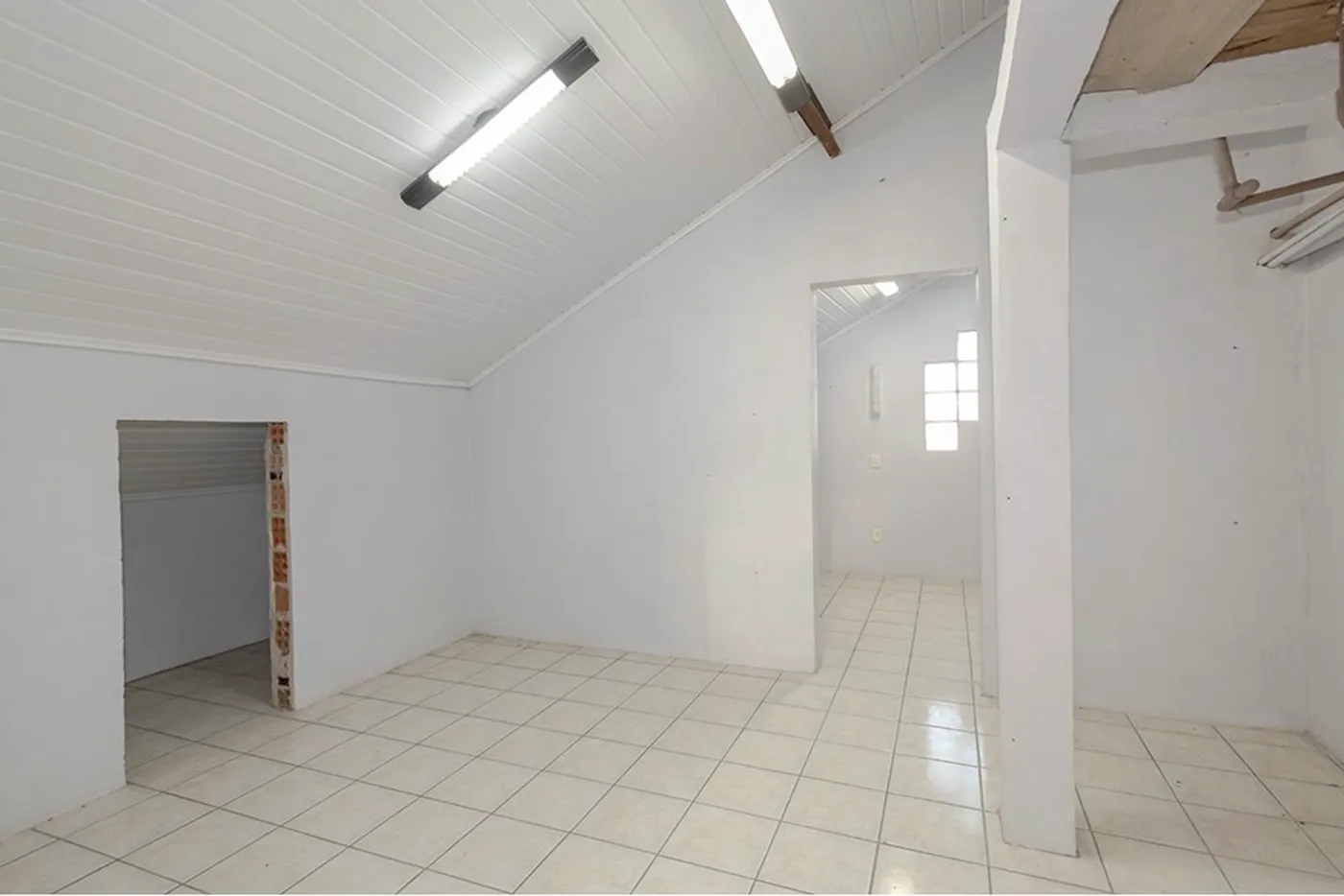 JPJH 113 610291021-176 - REMAX Capital Park Exclusividades