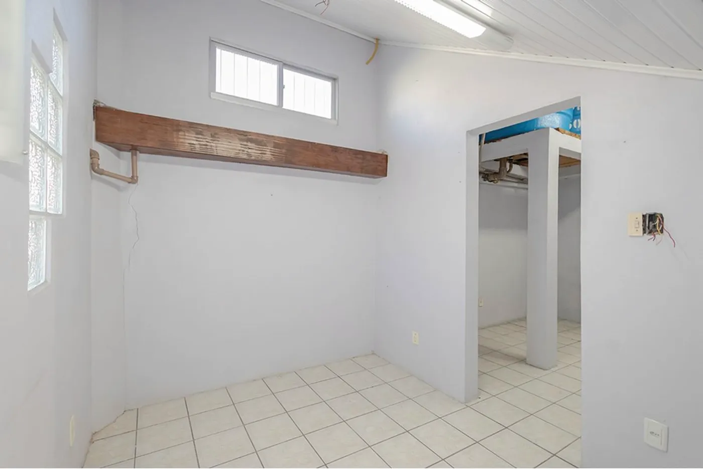 JPJH 113 610291021-176 - REMAX Capital Park Exclusividades