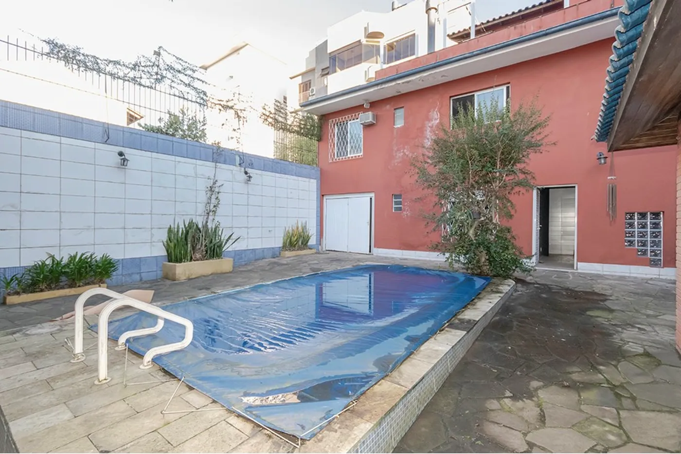 JPJH 113 610291021-176 - REMAX Capital Park Exclusividades