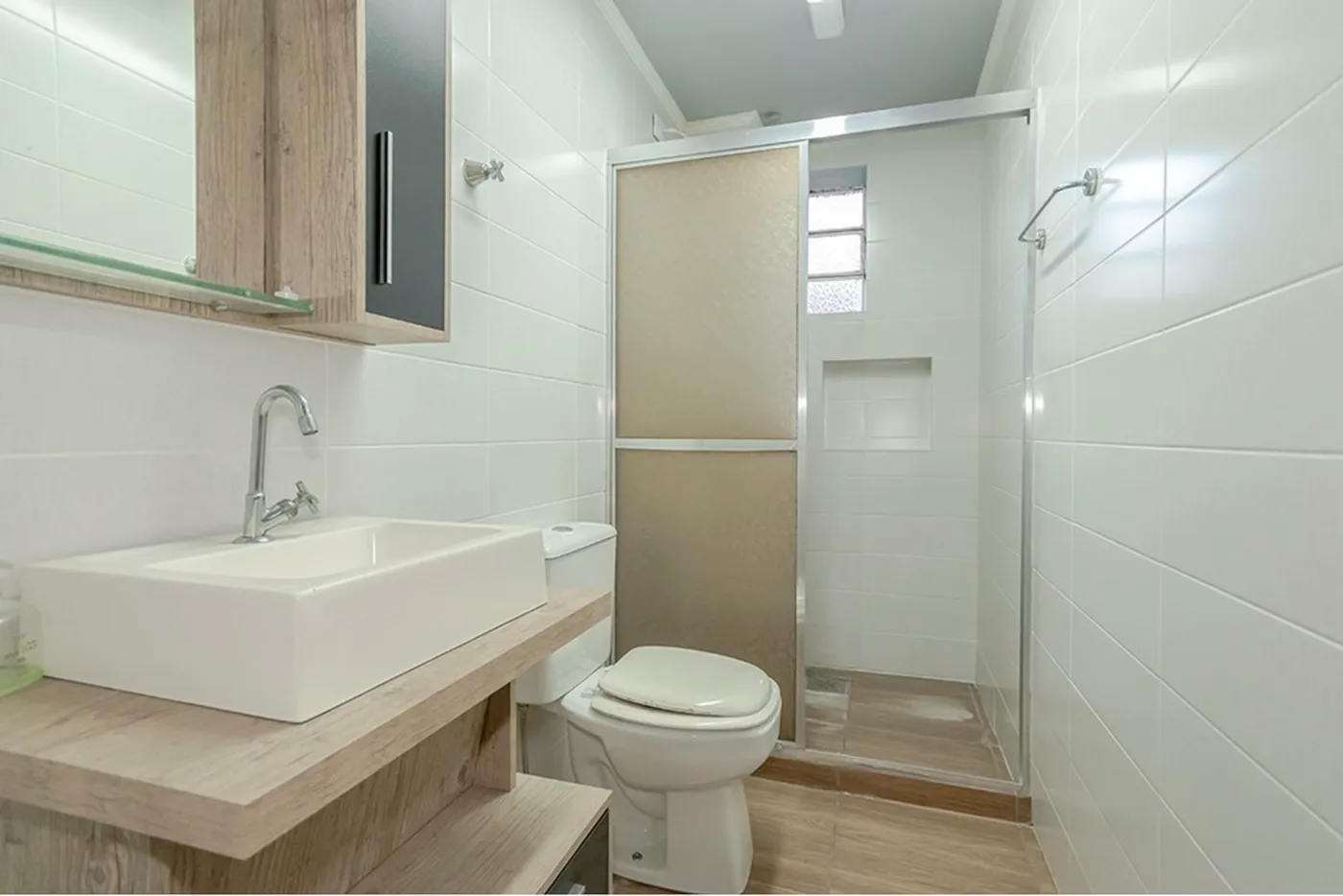 JPJH 113 610291021-176 - REMAX Capital Park Exclusividades