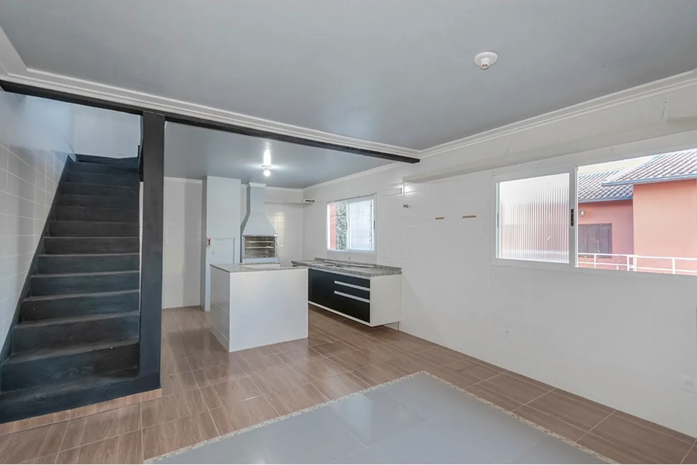 JPJH 113 610291021-176 - REMAX Capital Park Exclusividades