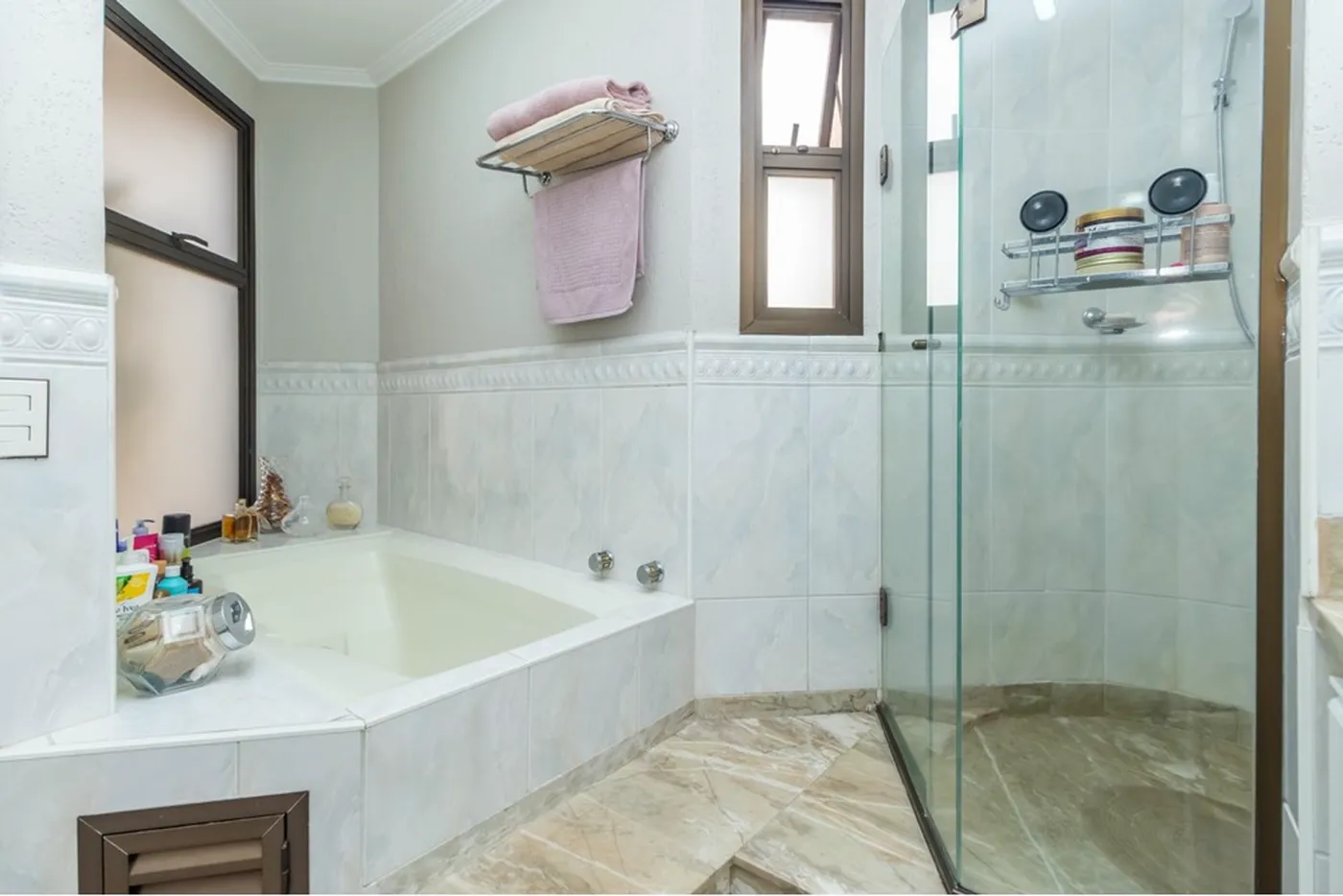 ADSPD 443 Apto 602291037-9 - REMAX B12 Exclusividades